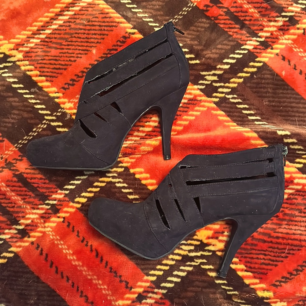 Apostrophe 3.5” Heels